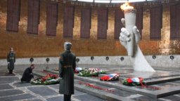 Президент России Дмитрий Медведев провел в Волгограде заседание оргкомитета "Победа"