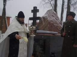 Мы чисты пред тобою, родина, будь и ты перед нами чиста…