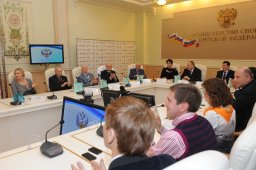 "Легенды хоккея" - детям из детских домов