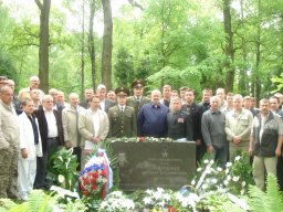 У могилы погибшего воина-интернационалиста. Каунас