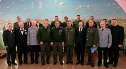 В.Востротин встретился с министром обороны